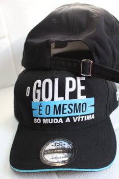 Boné "O golpe é o mesmo"