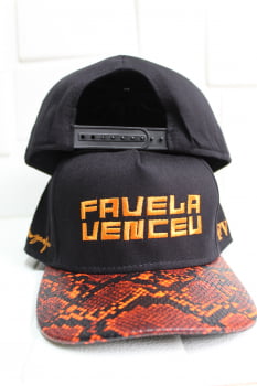 Boné favela Venceu - aba cobra laranja.