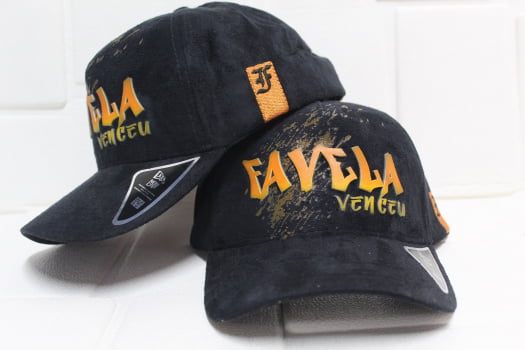 Favela venceu com detalhe laranja